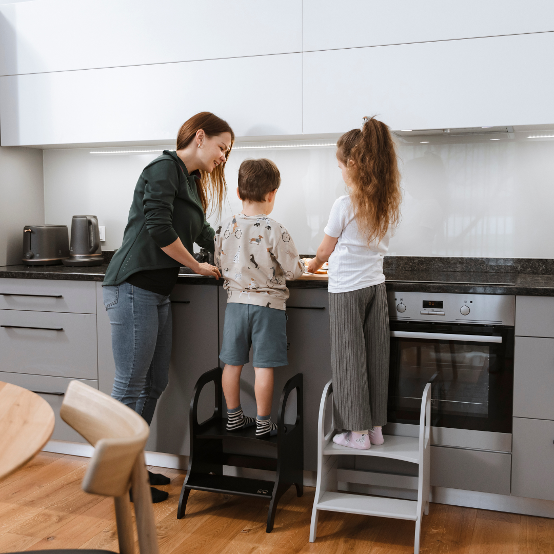 MIIMO – Verstellbarer Tritthocker | Schwarz