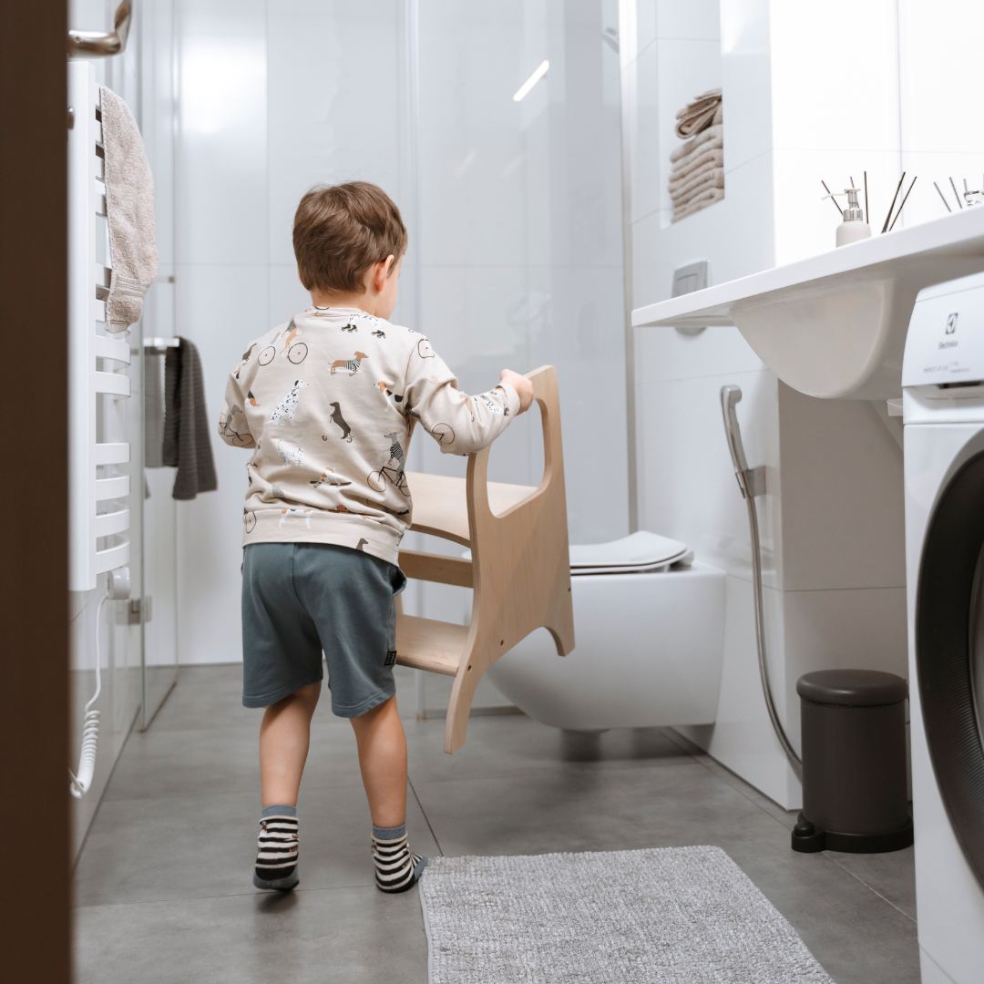 MIIMO – Verstellbarer Tritthocker | Naturholz