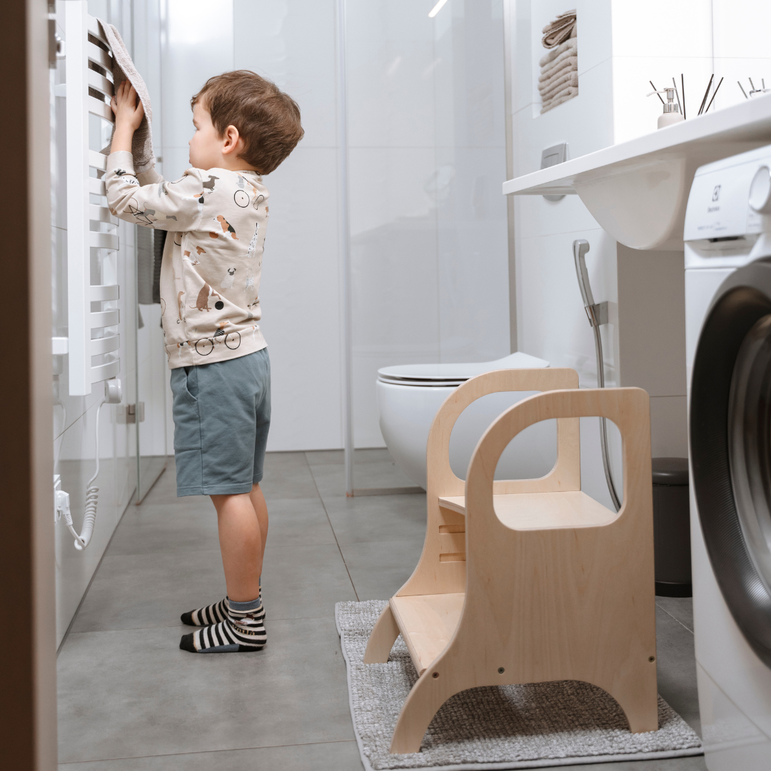 MIIMO – Verstellbarer Tritthocker | Naturholz