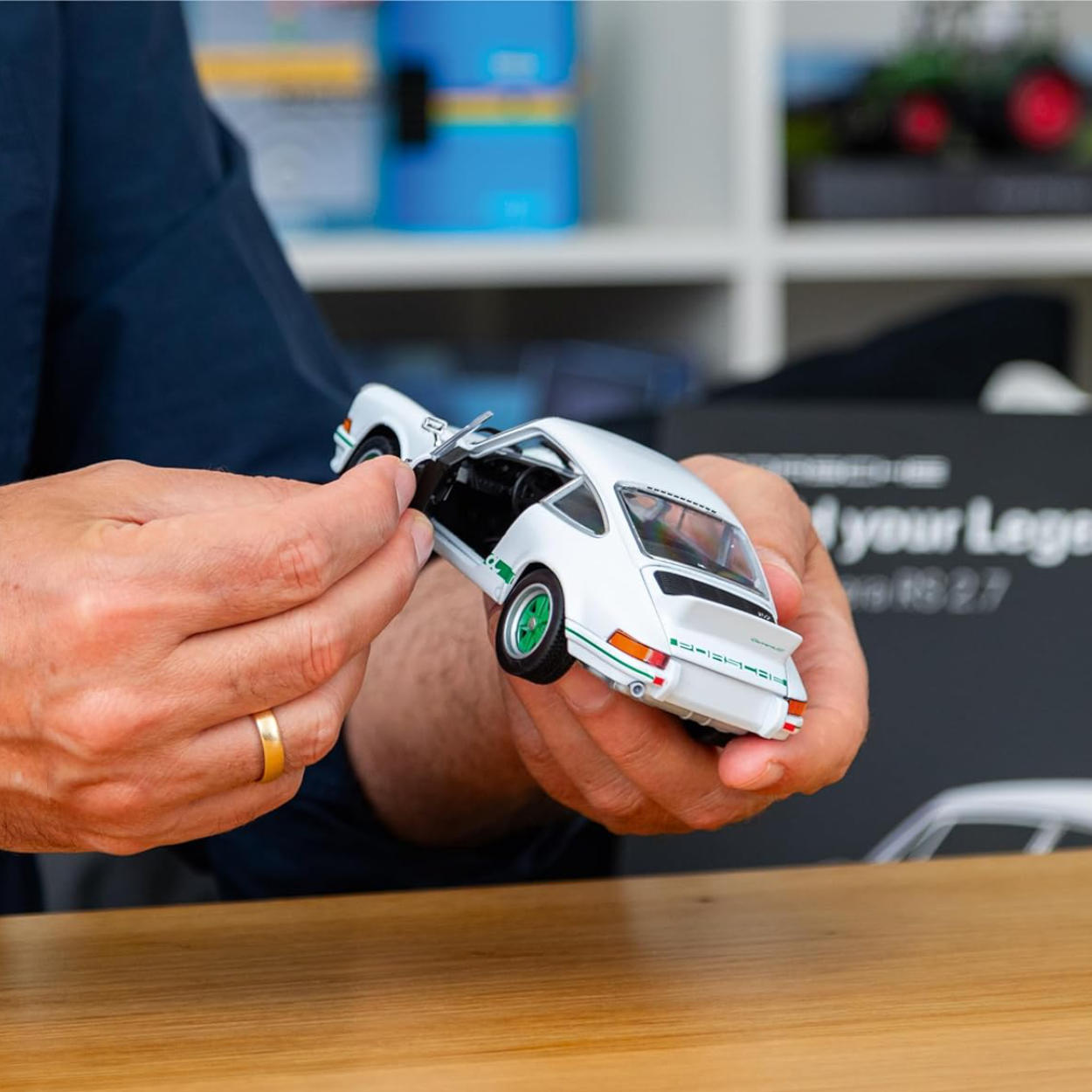 Porsche 911 Carrera RS 2.7 - Build your legend Modell Bausatz