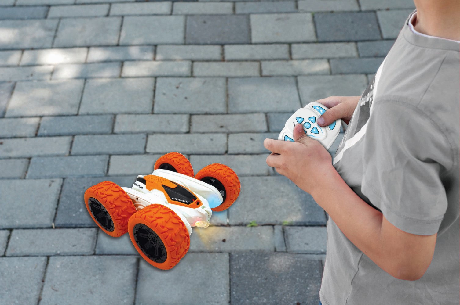 Wiederaufladbares und programmierbares funkgesteuertes Stunt Auto