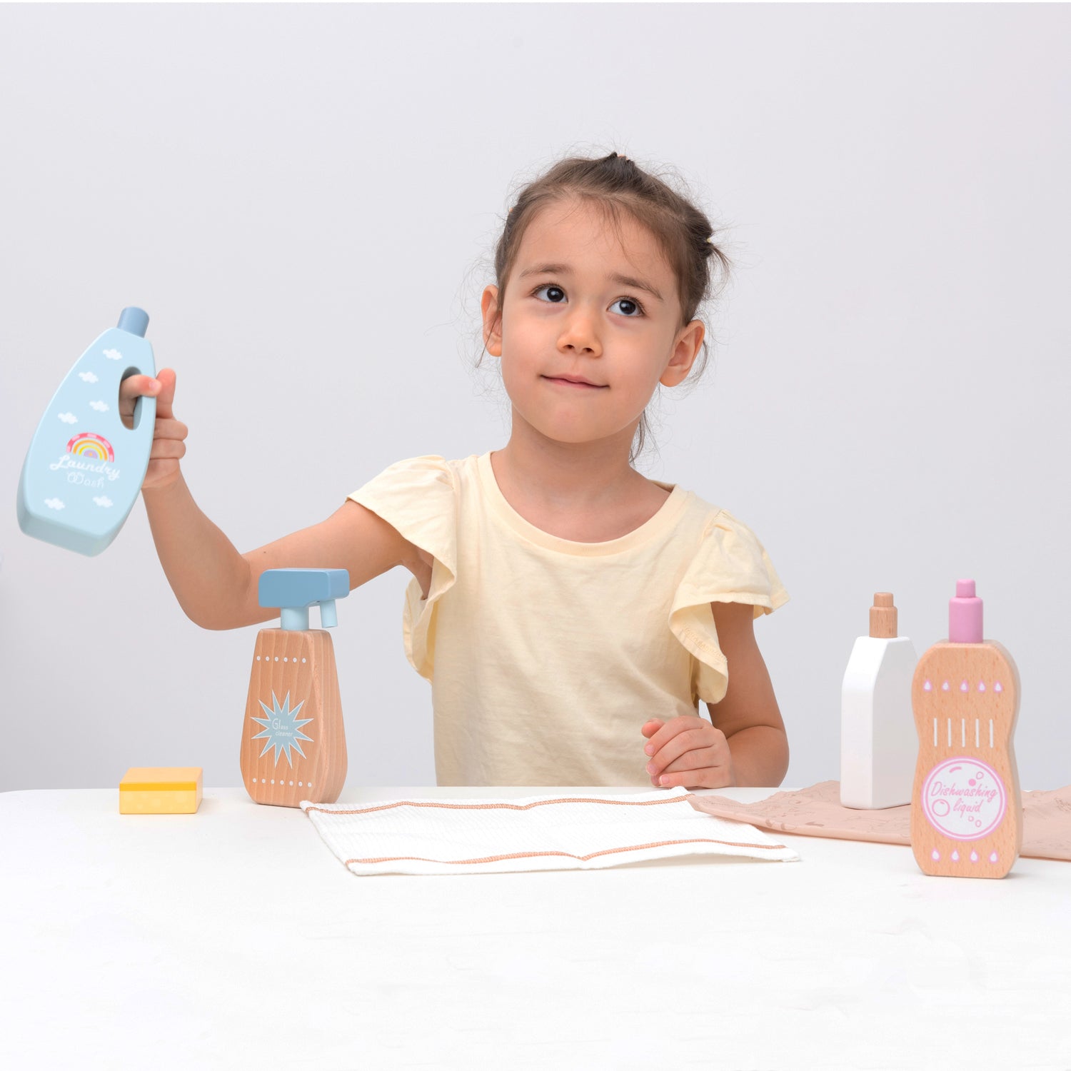 Reinigungsmittel Set aus Holz für Kinder Holzspielzeug Rollenspielzeug