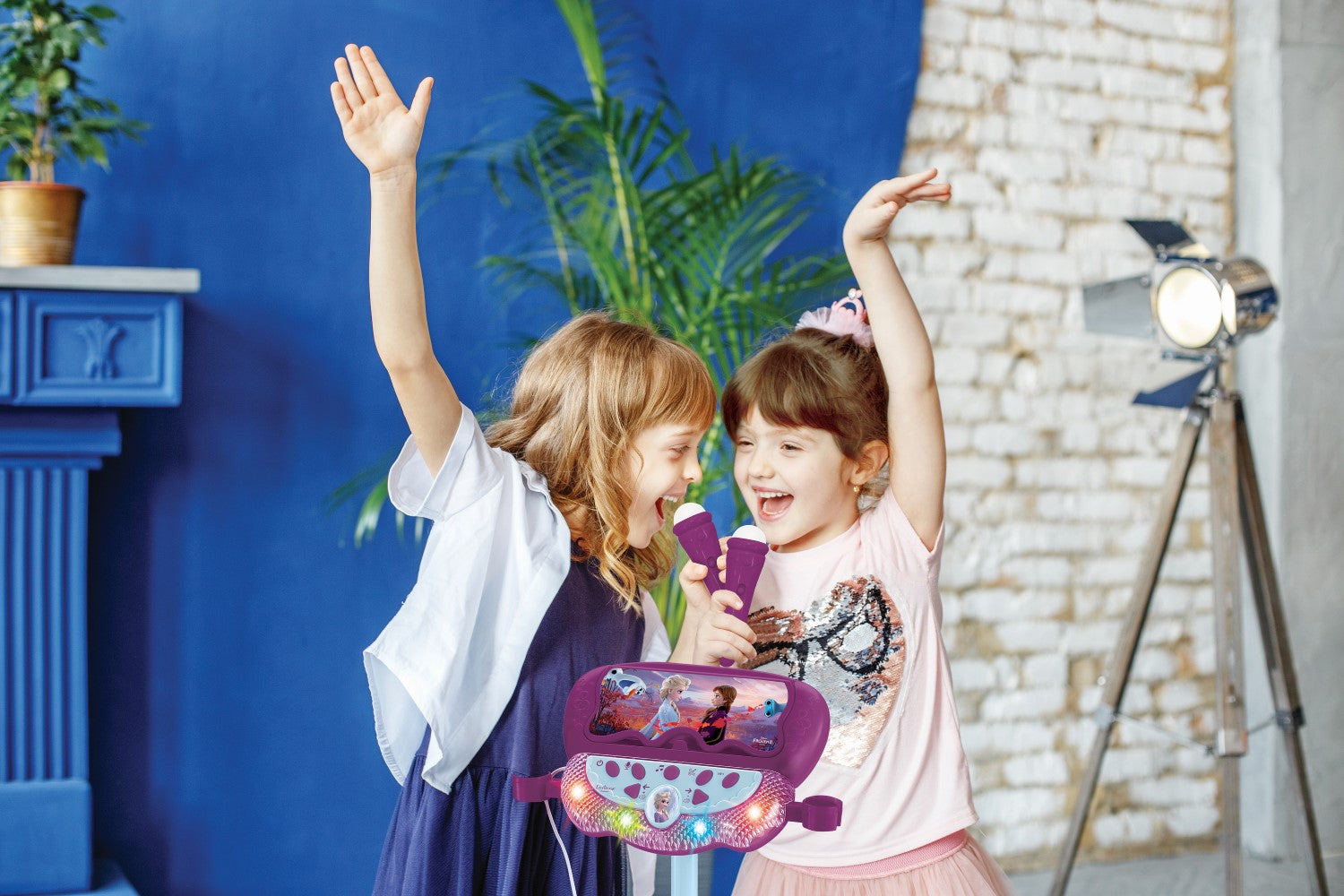 Karaoke Disney Die Eiskönigin verstellbarer Ständer mit 2 Mikrofonen Elsa Anna