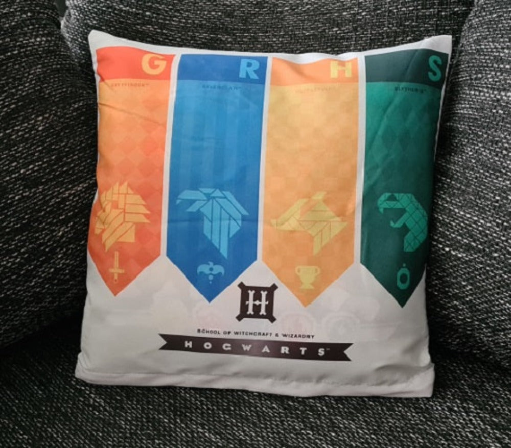 Harry Potter Kissenbezug: Die vier Häuser Hogwarts - 40cm x 40cm