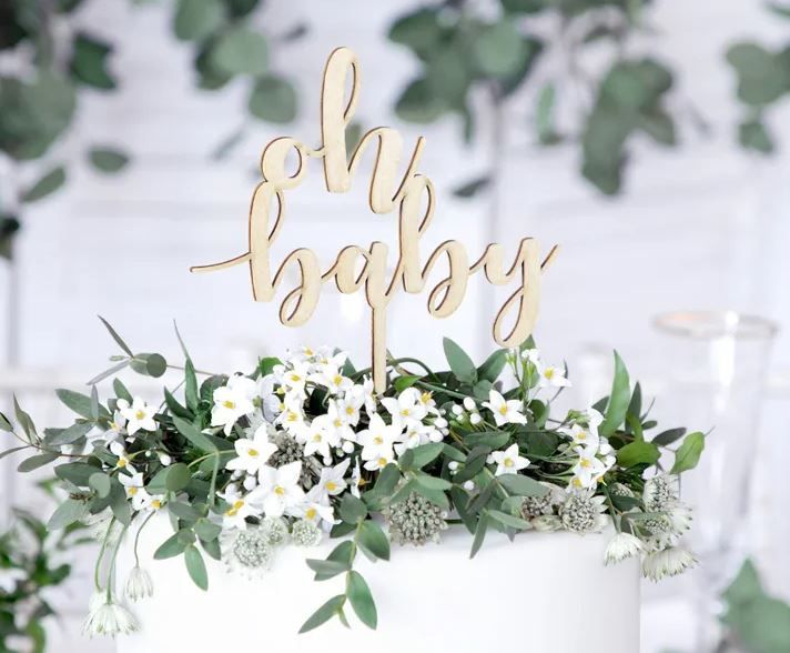 Cake-Topper „oh baby" aus Holz, 17 cm