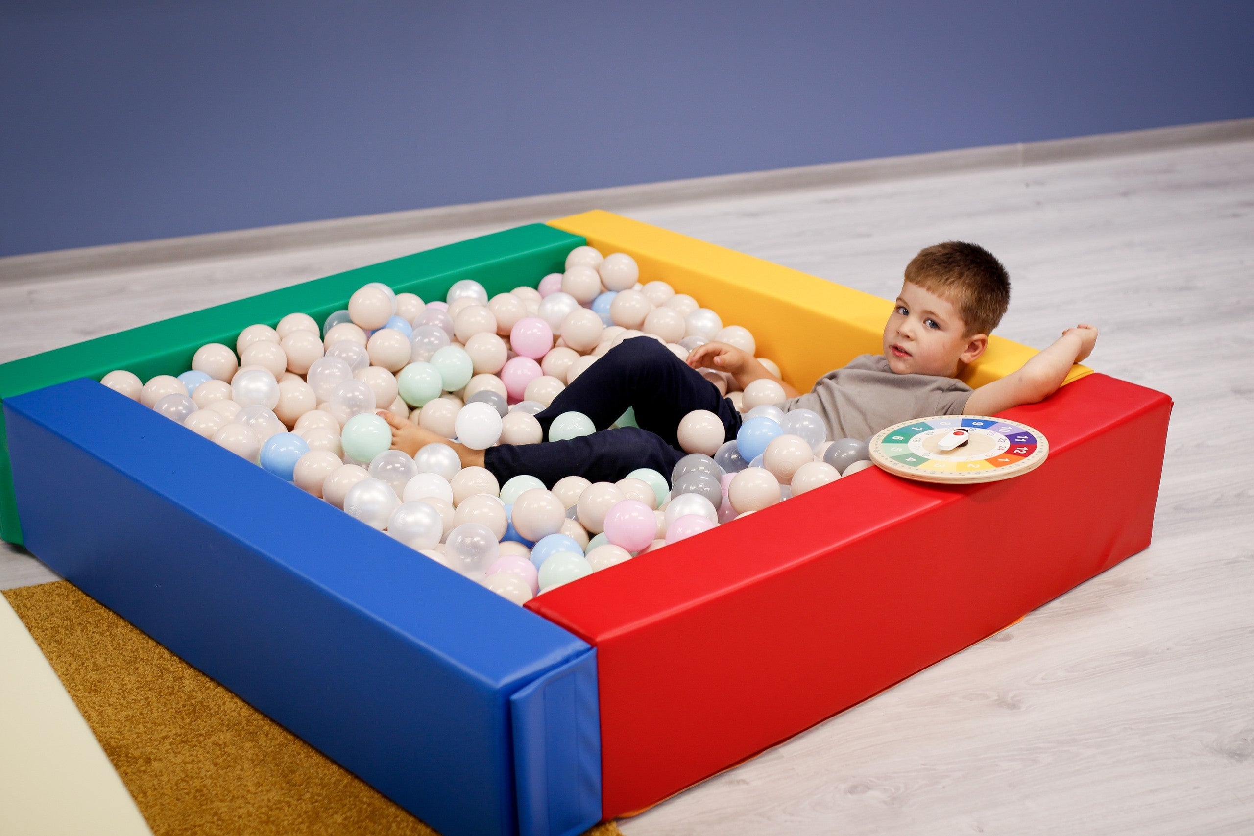 IGLU – Softplay Bällebad | Bunt
