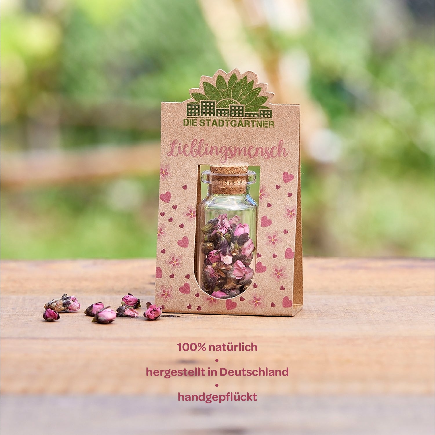 Lieblingsmensch mit handgepflückten Blüten